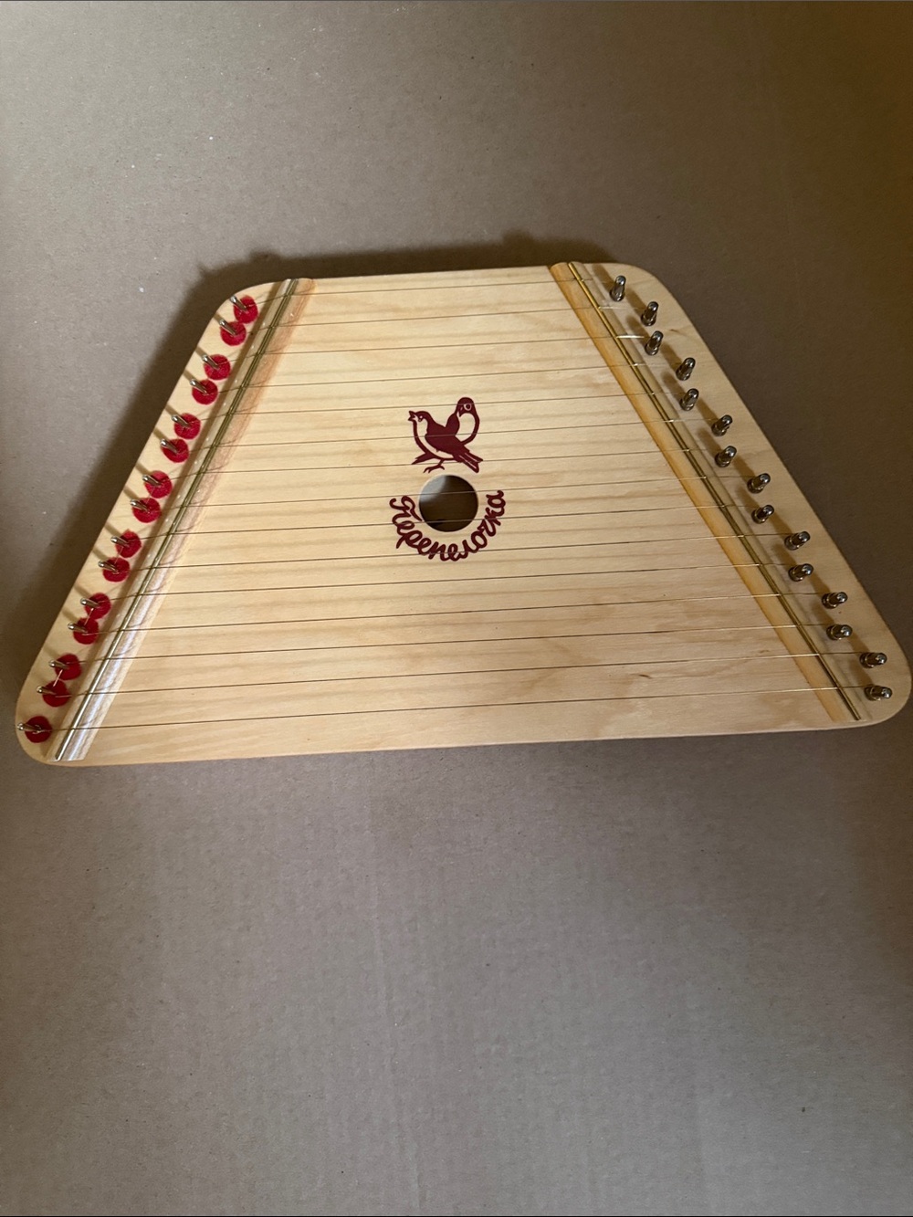 Zippersong Autoharp / Light Wood with Red Accents
